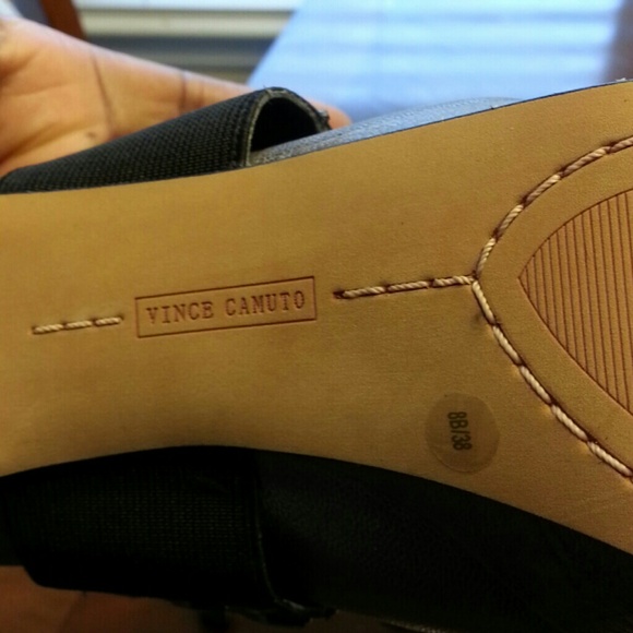 Brand New Vince Camuto "Sold" - Picture 2 of 3