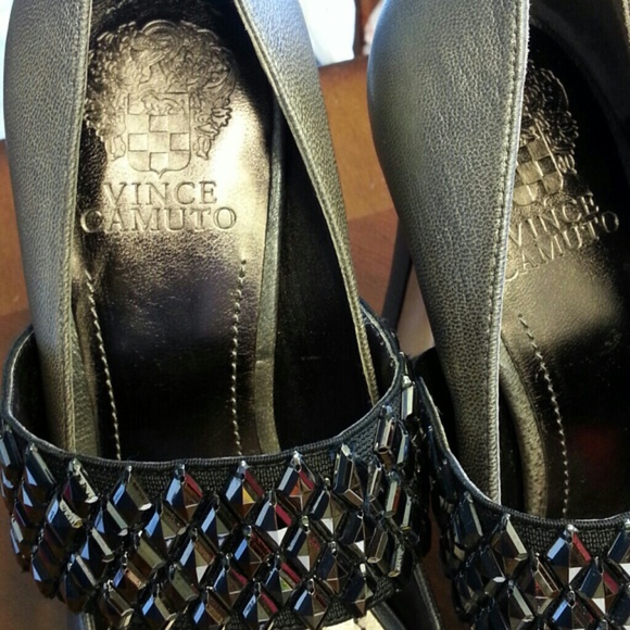 Brand New Vince Camuto "Sold" - Picture 3 of 3