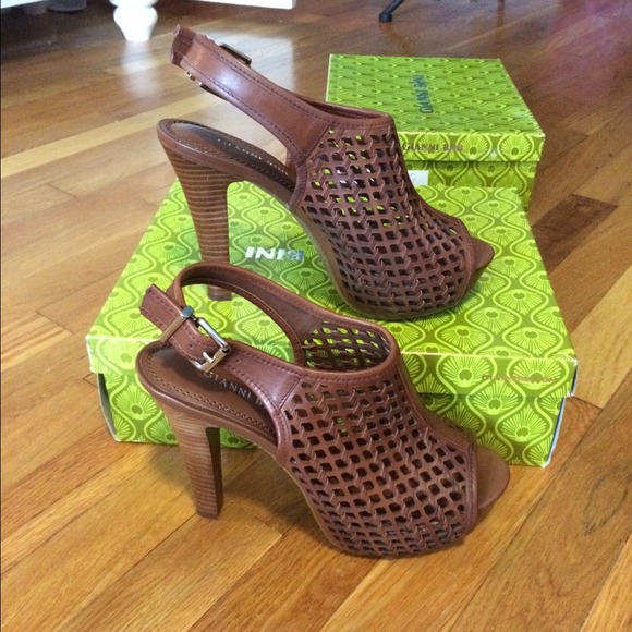 New Gianni Bini Leather Heels