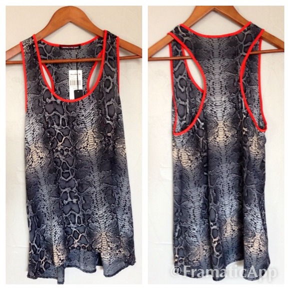 Snake print tanktop