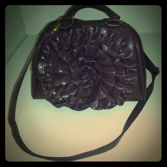 Steve Madden Handbags - Beautiful Steve Madden purse