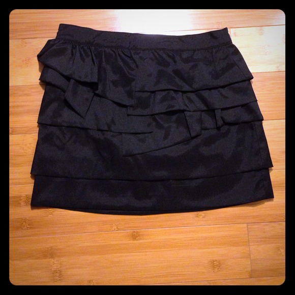 Ruffle skirt with zip back closure
