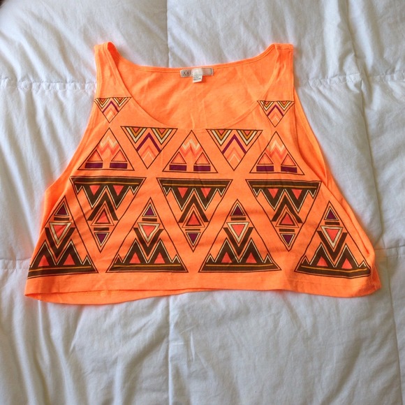 ✨SOLD - bundled✨ Forever 21 neon orange Aztec crop