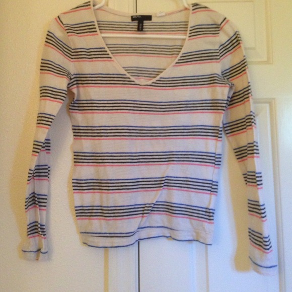 Striped v-mech sweater top