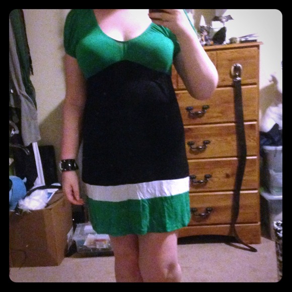 Green/black party dress