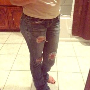Adorable distressed "Almost Famous" Jeans !👖✨