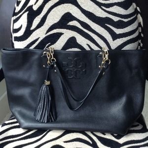 ✨🌟Tory Burch Thea Tote in black✨🌟✨