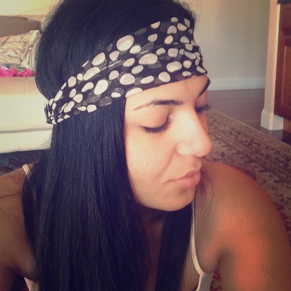 Mesh black and white poke a dot mesh headband