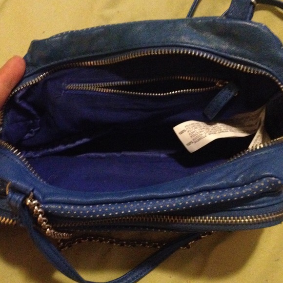 Super Cute Crossbody Bag - Picture 3 of 4