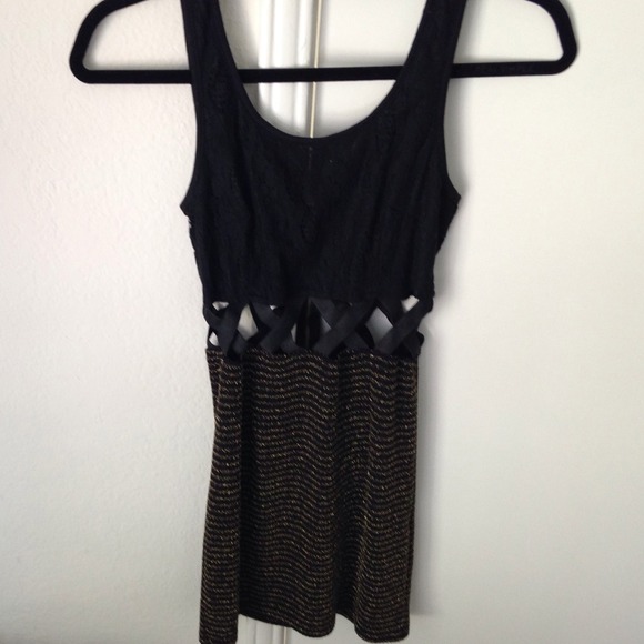 Black dress cross cut waist 🎩
