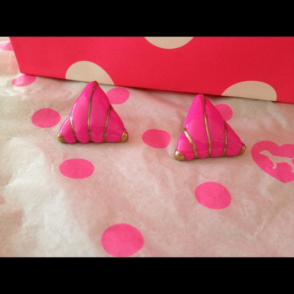 💠SOLD💠FUN💕Neon PINK💕Earrings - Picture 2 of 3