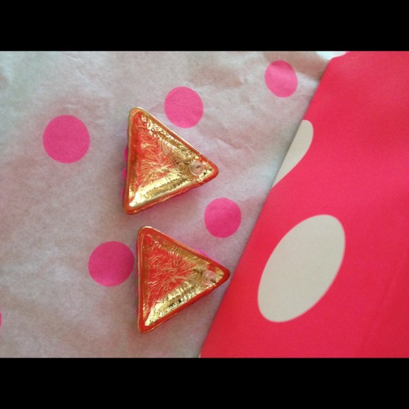💠SOLD💠FUN💕Neon PINK💕Earrings - Picture 3 of 3