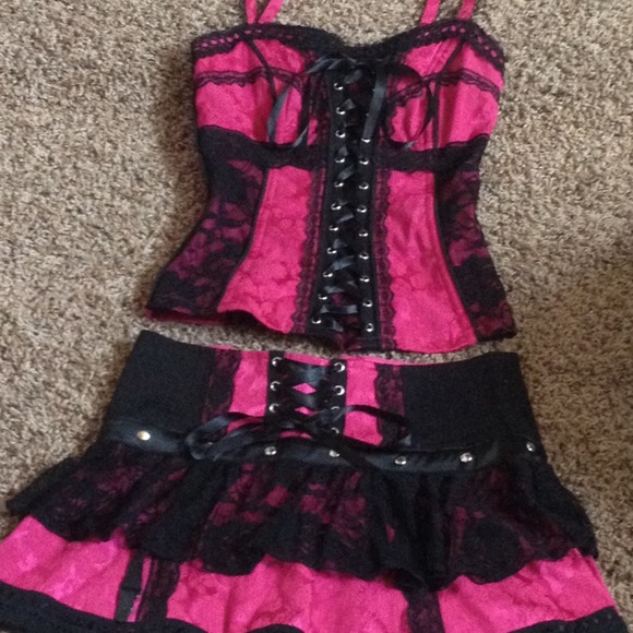 Just the Tripp NYC skirt.