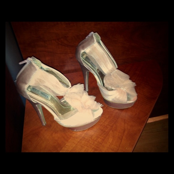 Steve Madden Silky Chiffon Heels - Picture 1 of 1