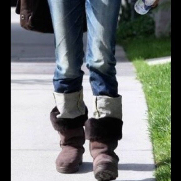 Chocolate Classic Tall Uggs - worn only twice!