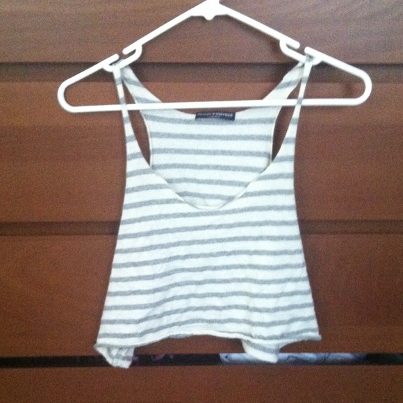Tank crop top