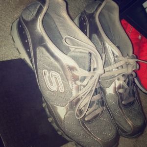 Skechers laced casual tennis