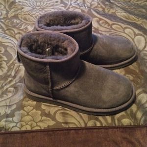 Authentic short grey Uggs