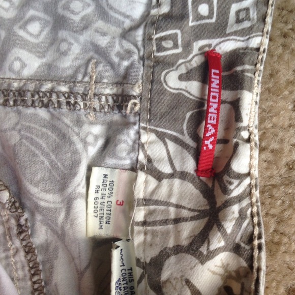 Floral shorts - Picture 3 of 4