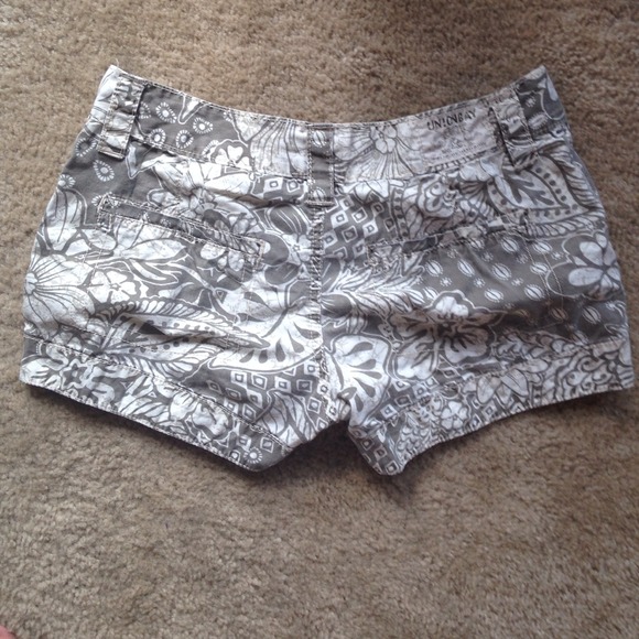 Floral shorts - Picture 4 of 4