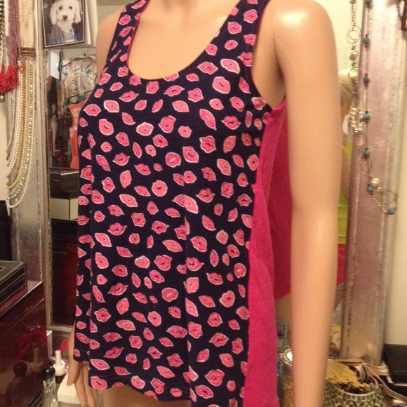 🔴SOLD🔴 Lilly Pulitzer Bocce Pattern Top - Picture 3 of 3