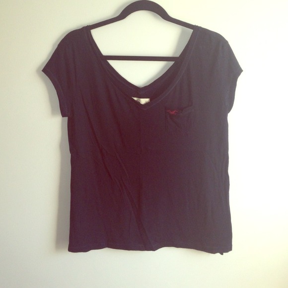 Hollister Deep V-Tee