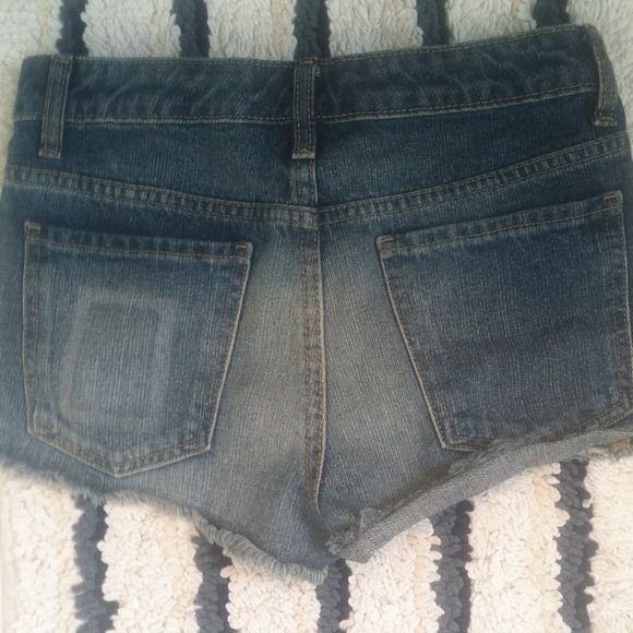 DENIM HIGH RISE SHORTS - Picture 2 of 4