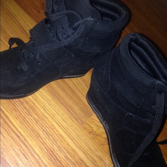 Wedge sneakers