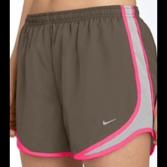 NWOT Hunter Green Nike Tempo Shorts - Picture 1 of 1