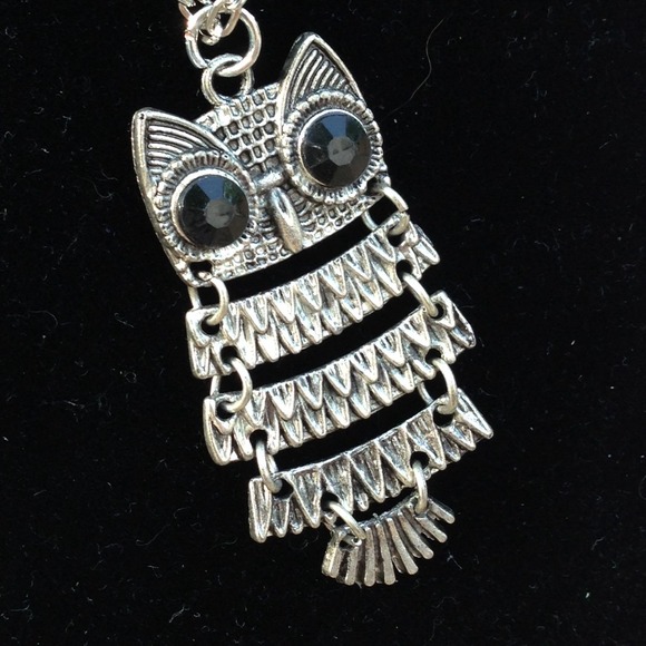 Silver Owl Necklace❌SOLD❌ - Picture 2 of 3