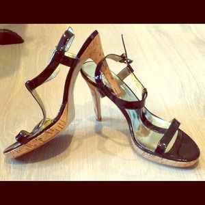 Guess black patent leather heels