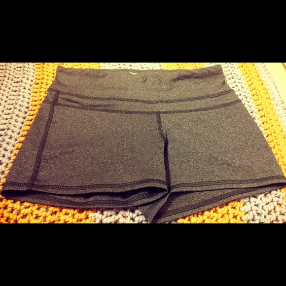 SOLD Old Nave Active Yoga Shorts Slim Fit - Picture 2 of 4