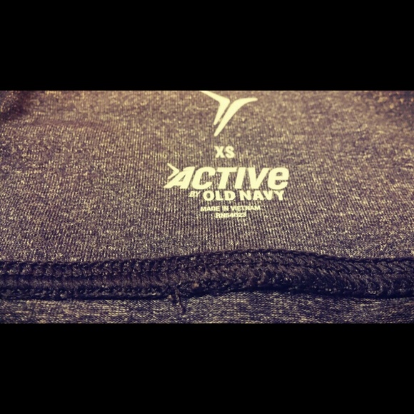 SOLD Old Nave Active Yoga Shorts Slim Fit - Picture 4 of 4