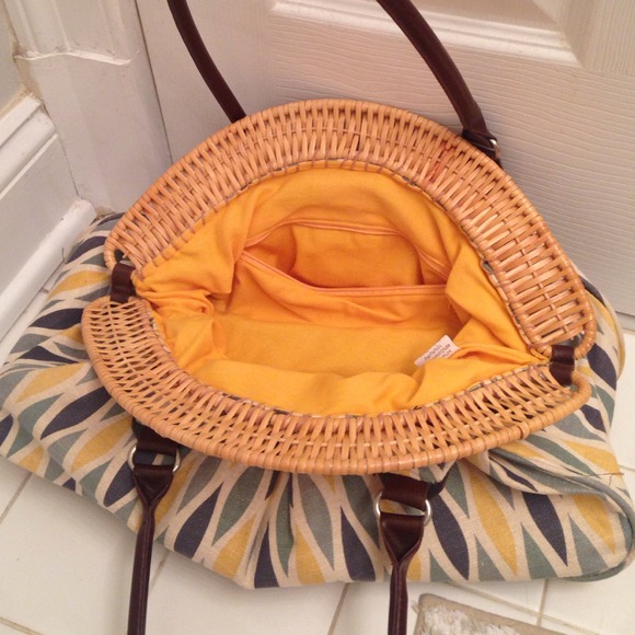 Wicker, patterned handbag - Picture 2 of 2