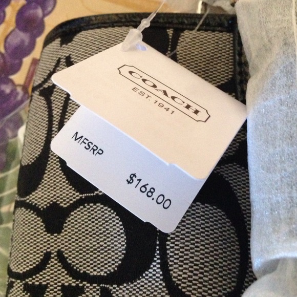 Coach purse - Picture 2 of 4