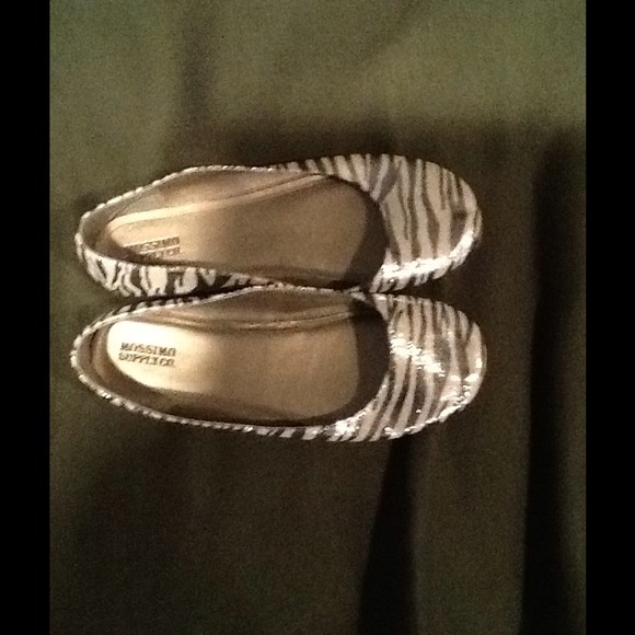 Zebra flats