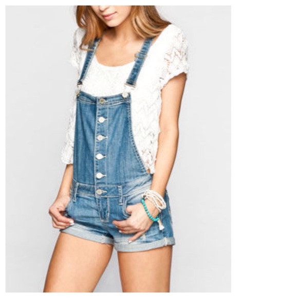 ALMOST FAMOUS LIGHT WASH BLUE DENIM OVERALLS SIZES 3 & 5 - Picture 2 of 4