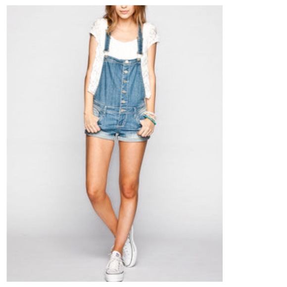ALMOST FAMOUS LIGHT WASH BLUE DENIM OVERALLS SIZES 3 & 5 - Picture 4 of 4
