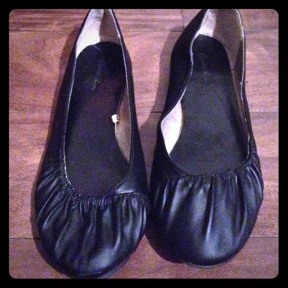 Black flats with riches toe