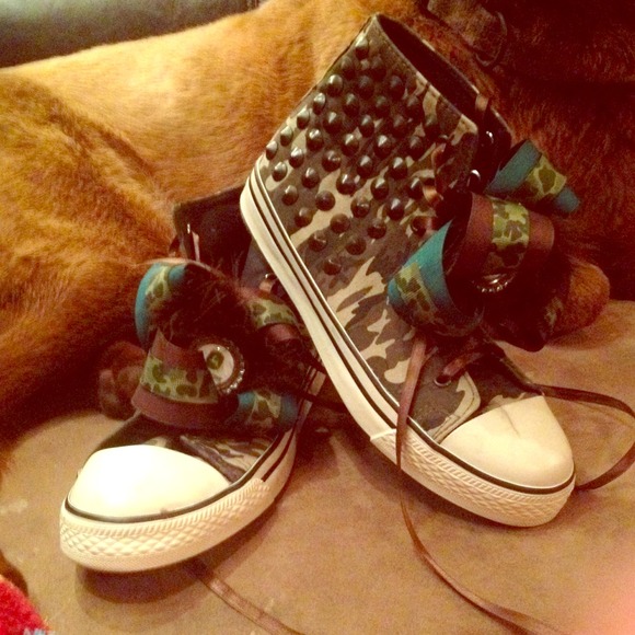 Camo hairbow off brand converse