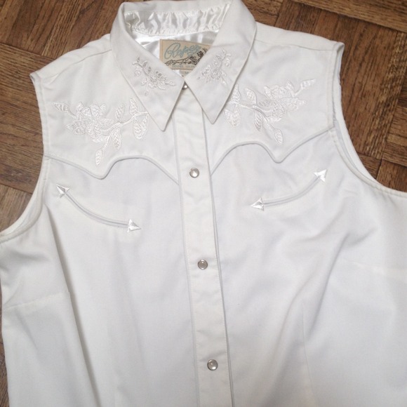 🎉🎉HOST PICK🎉🎉 Bundled for Sandra🌹😊🌹 - Picture 2 of 4