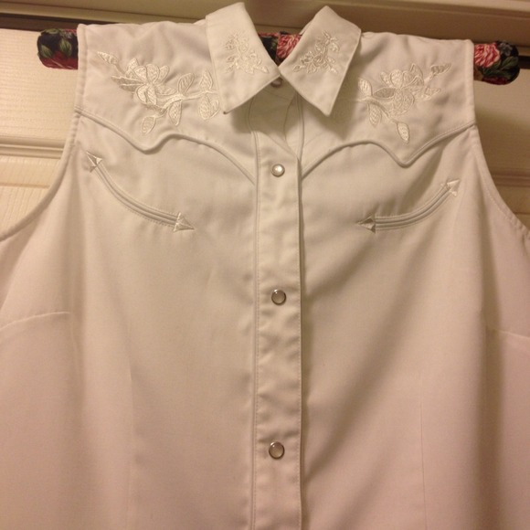 🎉🎉HOST PICK🎉🎉 Bundled for Sandra🌹😊🌹 - Picture 4 of 4