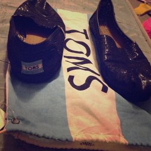 Black glitter TOMS