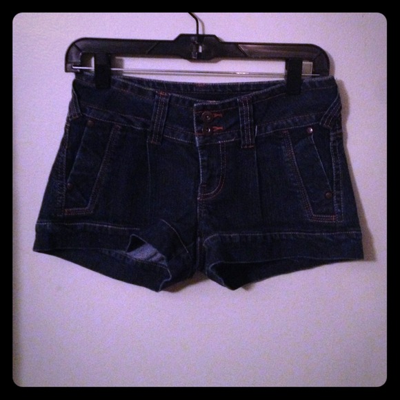 Short blue jean shorts 😄