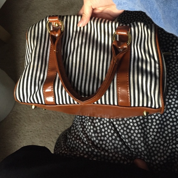 Striped handbag - Picture 3 of 4