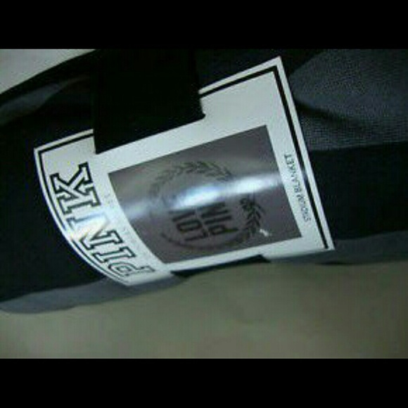 New vs blankets - Picture 1 of 1