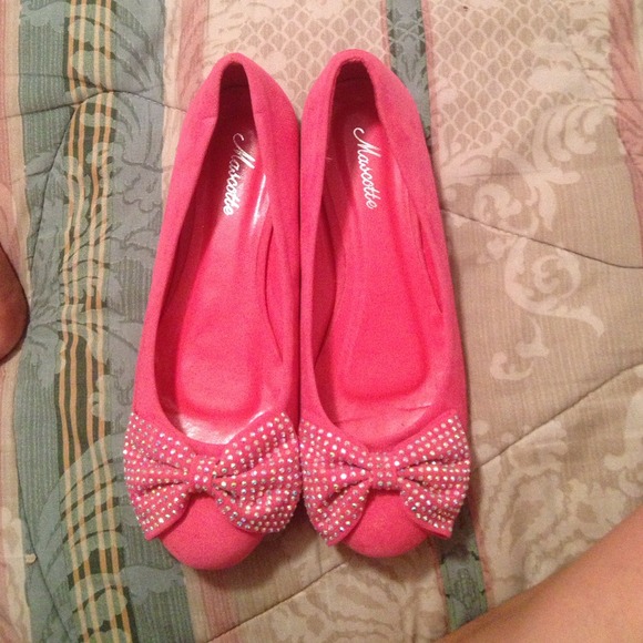 ❌TRADED❌Pink flats with a cute bow