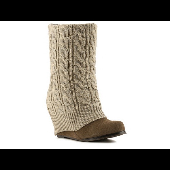 Steve Madden Ayana Wedge Boot ✨Host Pick✨