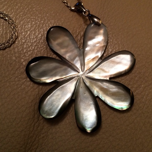 Gorgeous vintage mother of pearl pendant