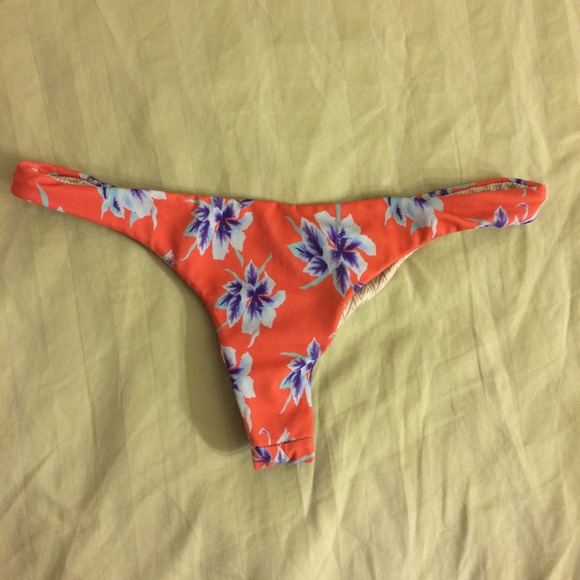 ❌❌SOLD❌❌ 2013 acacia vintage aloha axel petite